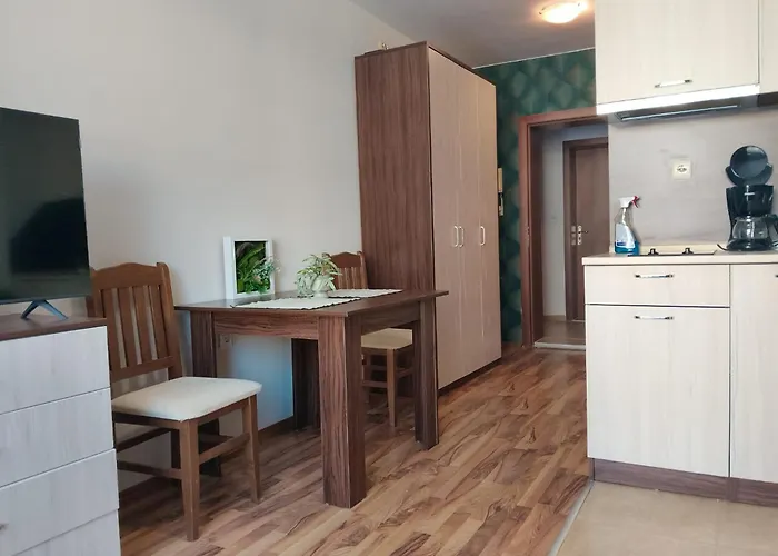 In Sea Breeze Complex Апартаменти *